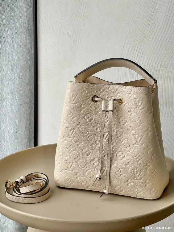 Official oldcobbler VUITTON LOUIS MM NÉONOÉ 0805